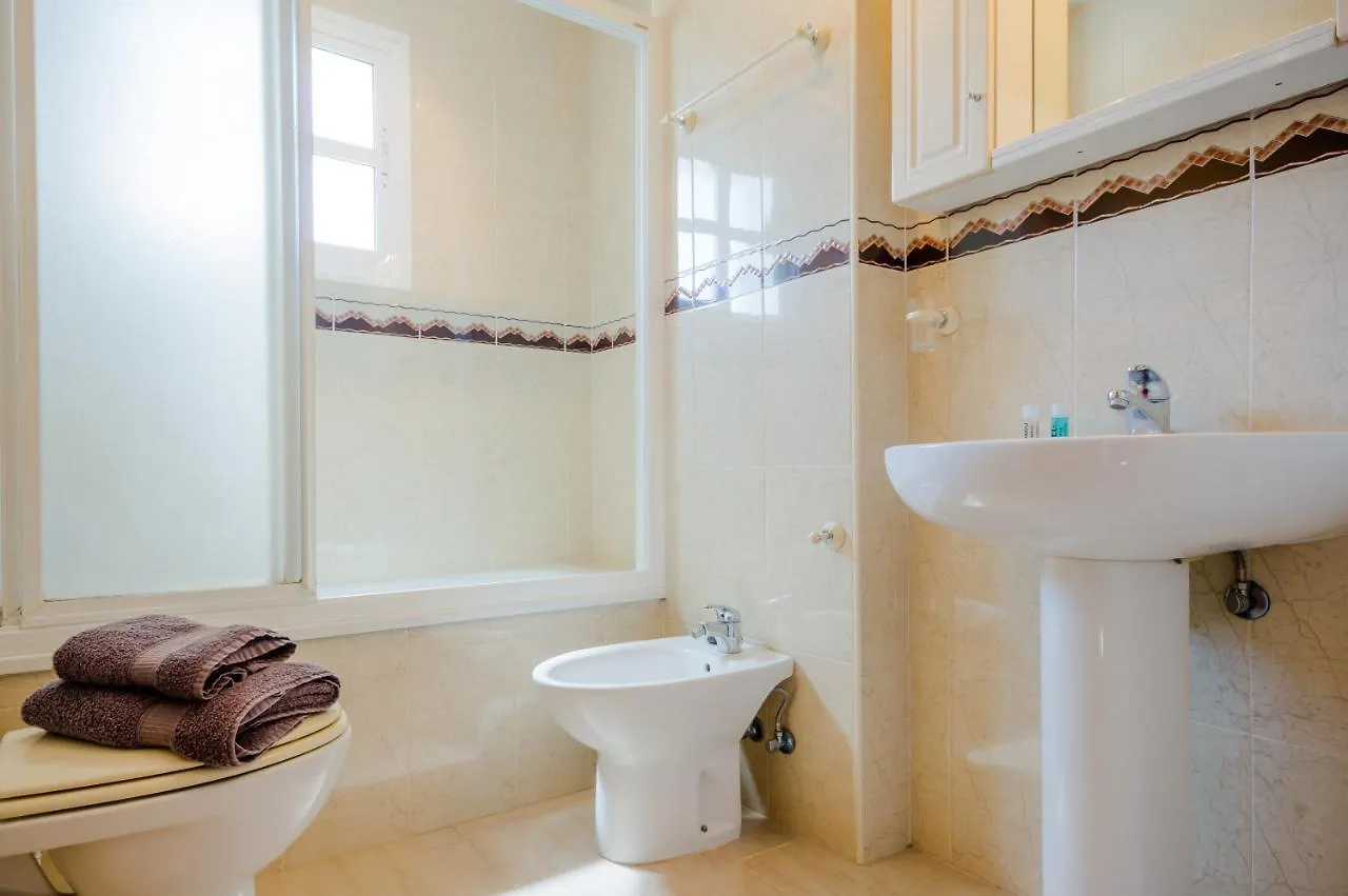 Apartamentos Rotonda Conil De La Frontera 0*,  Spain
